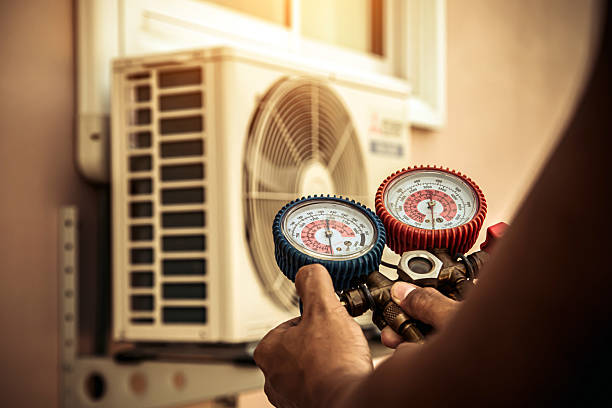 Professional Hvac technician working in Coweta, OK
